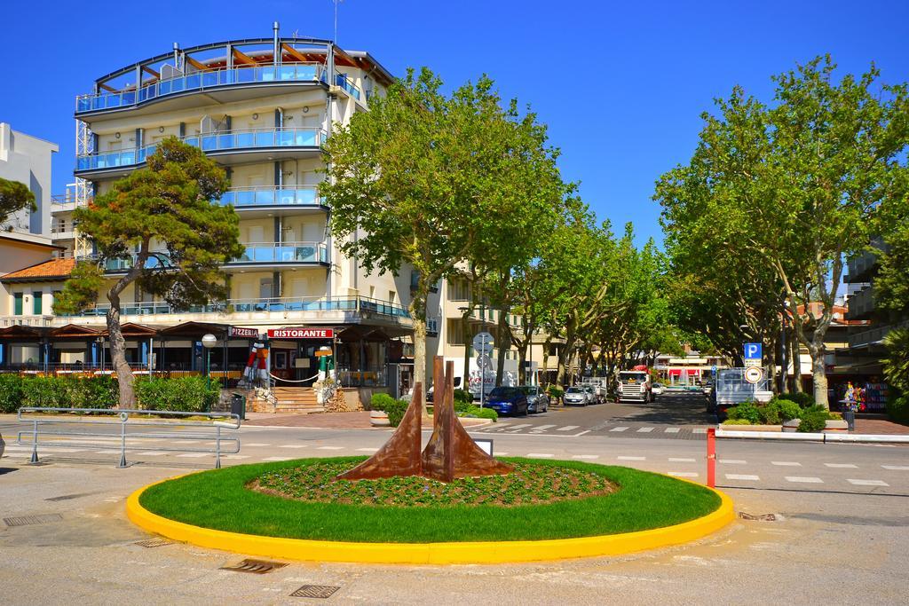 Sunbeach Apartments Lignano Sabbiadoro Luaran gambar