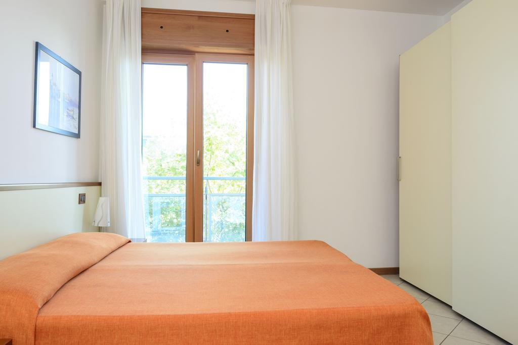 Sunbeach Apartments Lignano Sabbiadoro Luaran gambar
